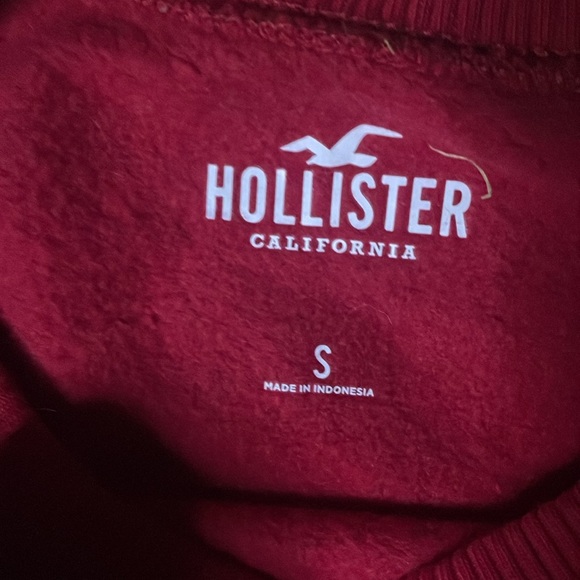 Hollister cropped red and white sweatshirt - Picture 3 of 3